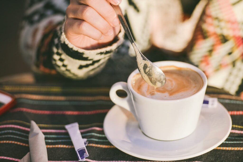 افزودن شکر به قهوه ممکن است بر سلامتی تاثیری نداشته باشد